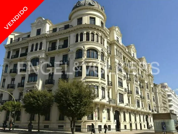 Exclusive flat in the Castelar building