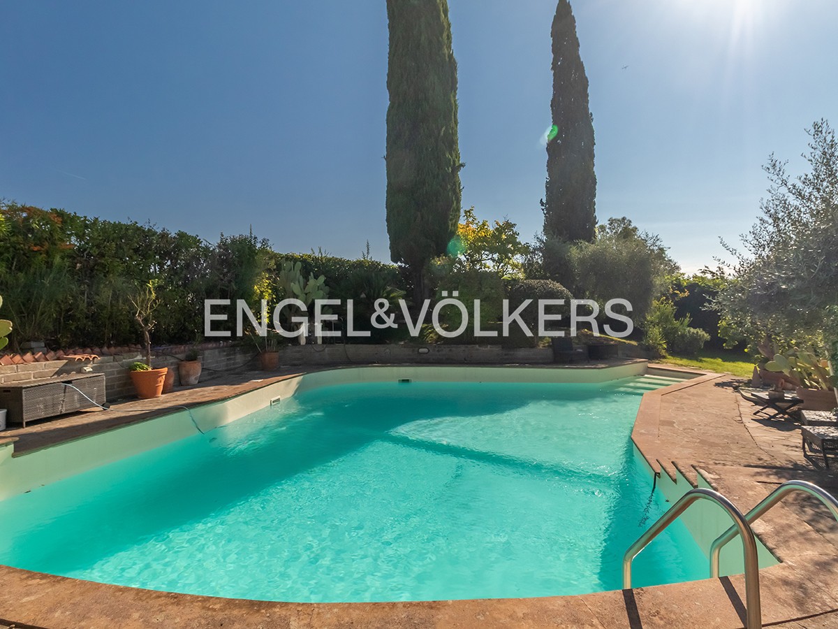 Apartment in villa with pool and garden in La Giustiniana