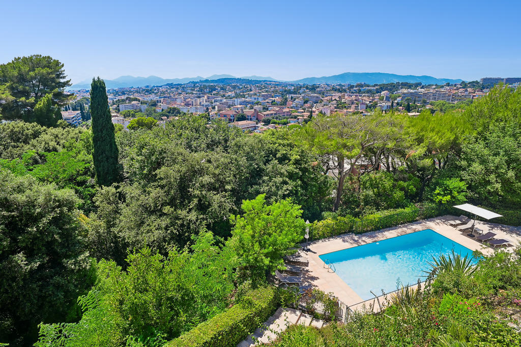 Le Cannet – 2-bedroom apartment, sea view, luxury residence with pool and garage