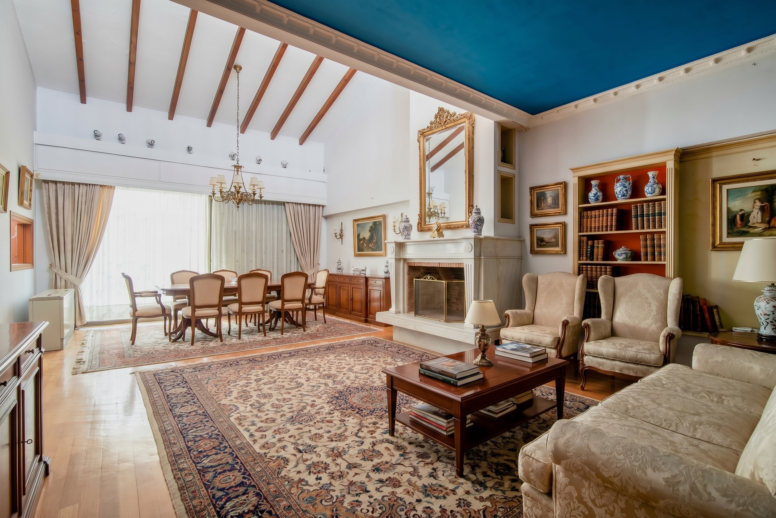 Independent building in Piraiki with excellent investment potential [Editat amb IA]