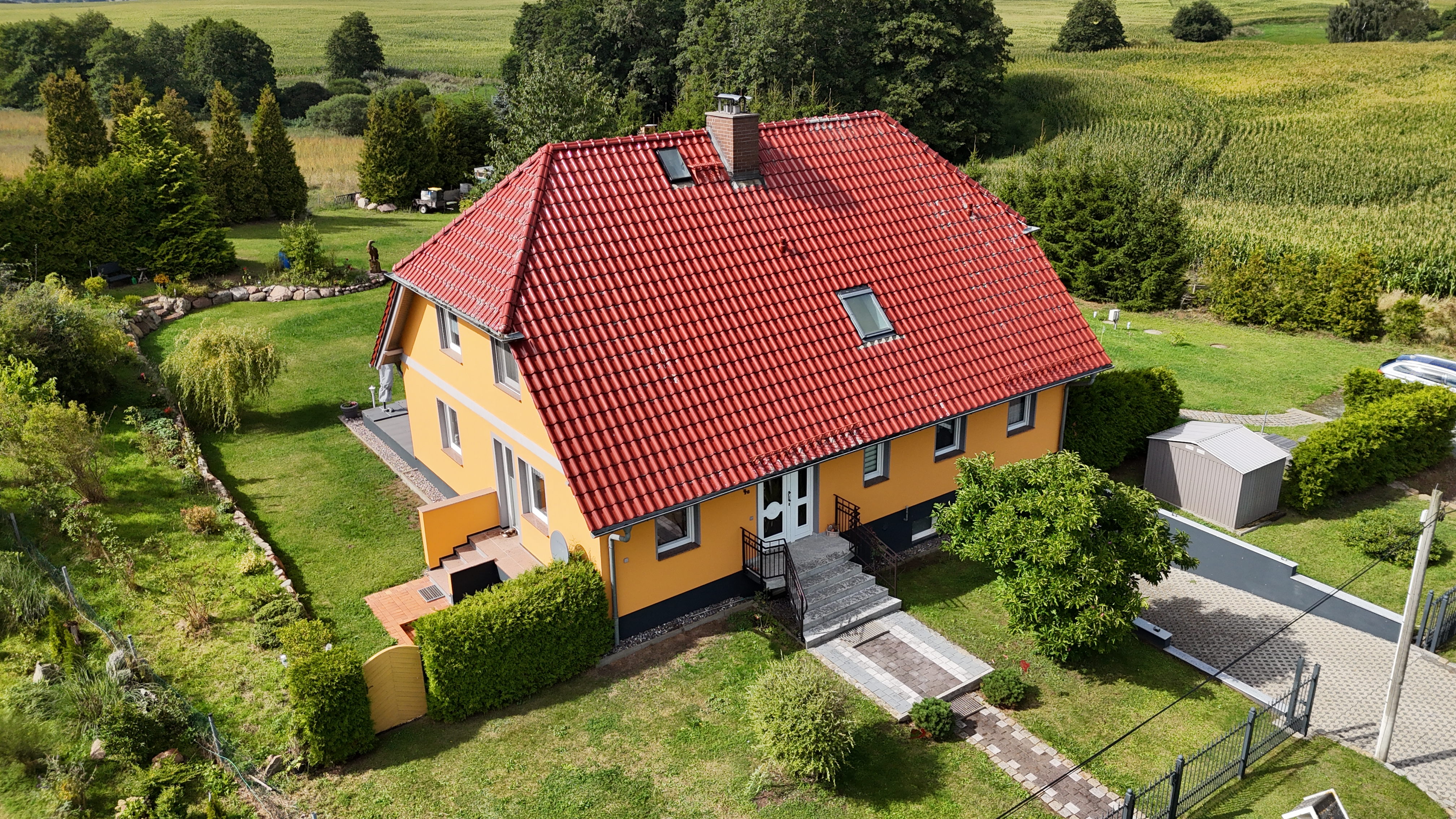 Hübsches Kleinod mit Einliegerwohnung im Grünen