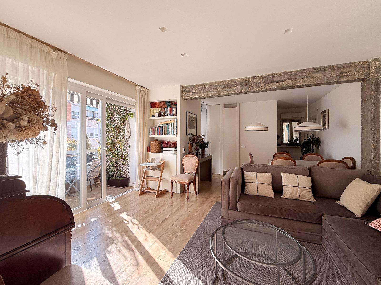 Apartment with lovely renovation and terrace
