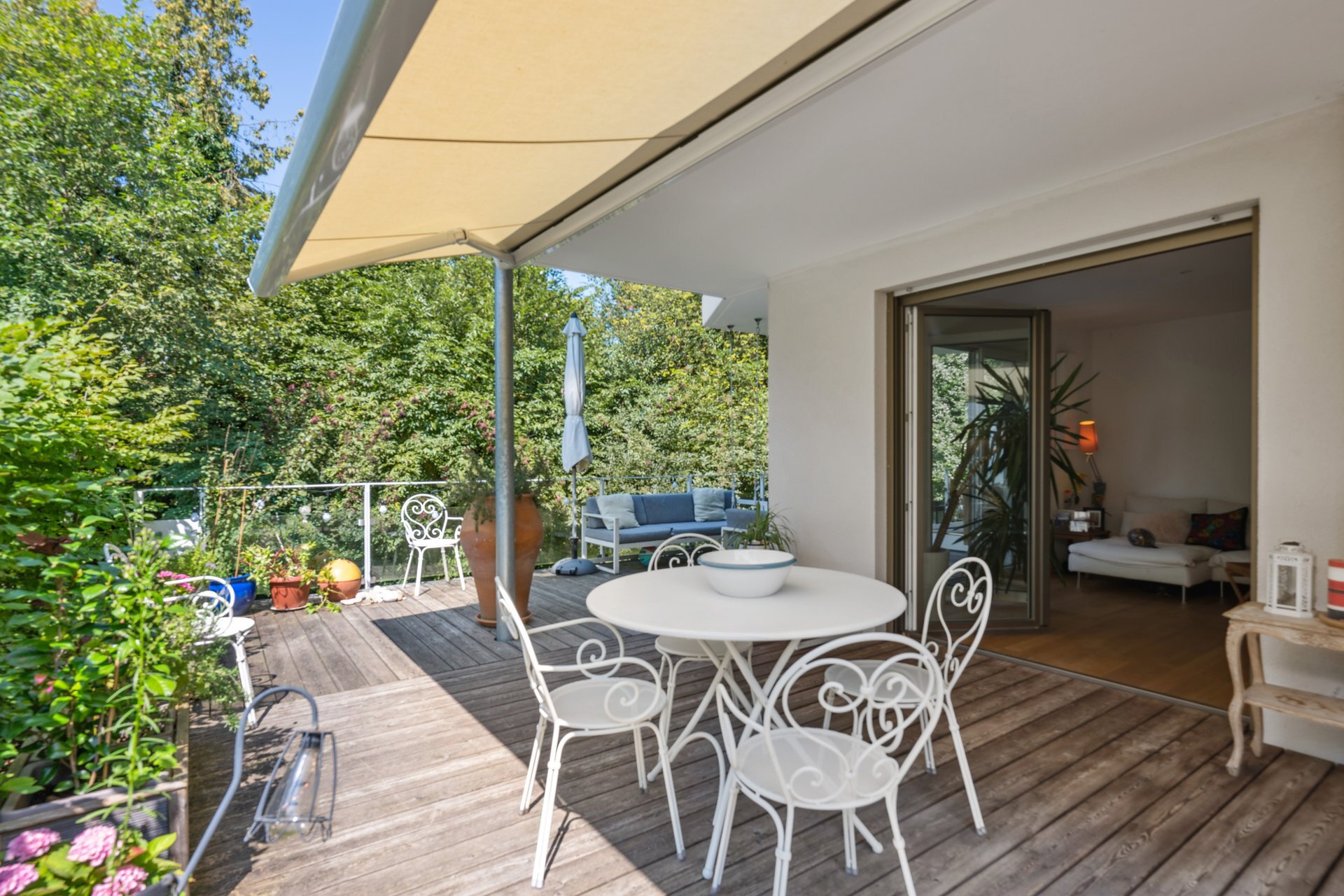 4 Zimmer für jede Lebensphase – zentral, modern und mit Sonnen-Terrasse. Bereit für Ihren Einzug!