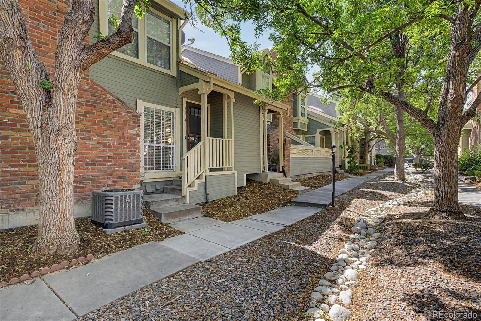3BR Chambers Ridge Townhome: Dual Master Suites