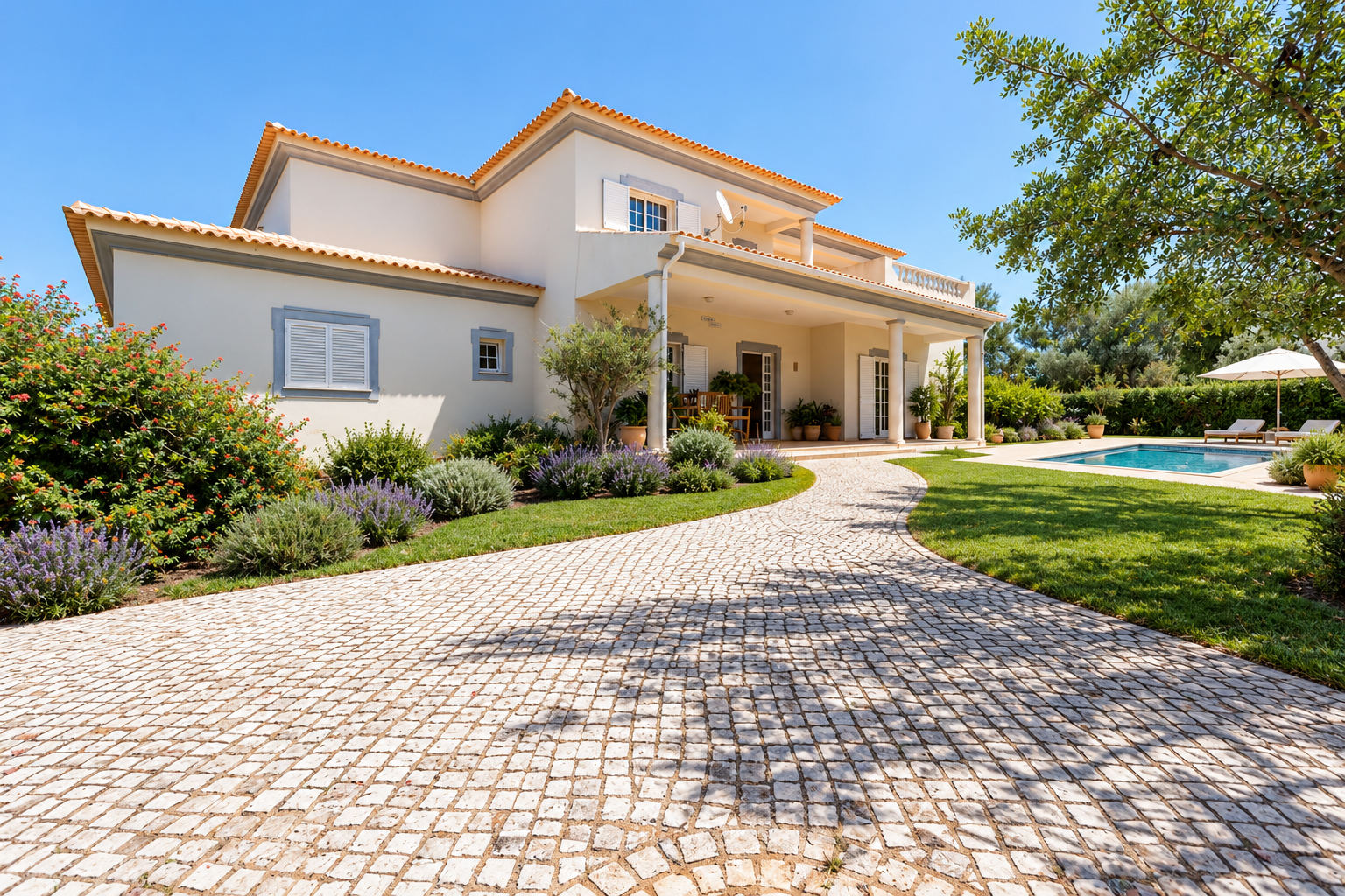 Spacious 5-Bedroom Villa with Mountain Views in Vale Formoso, Loulé [AI-modified]