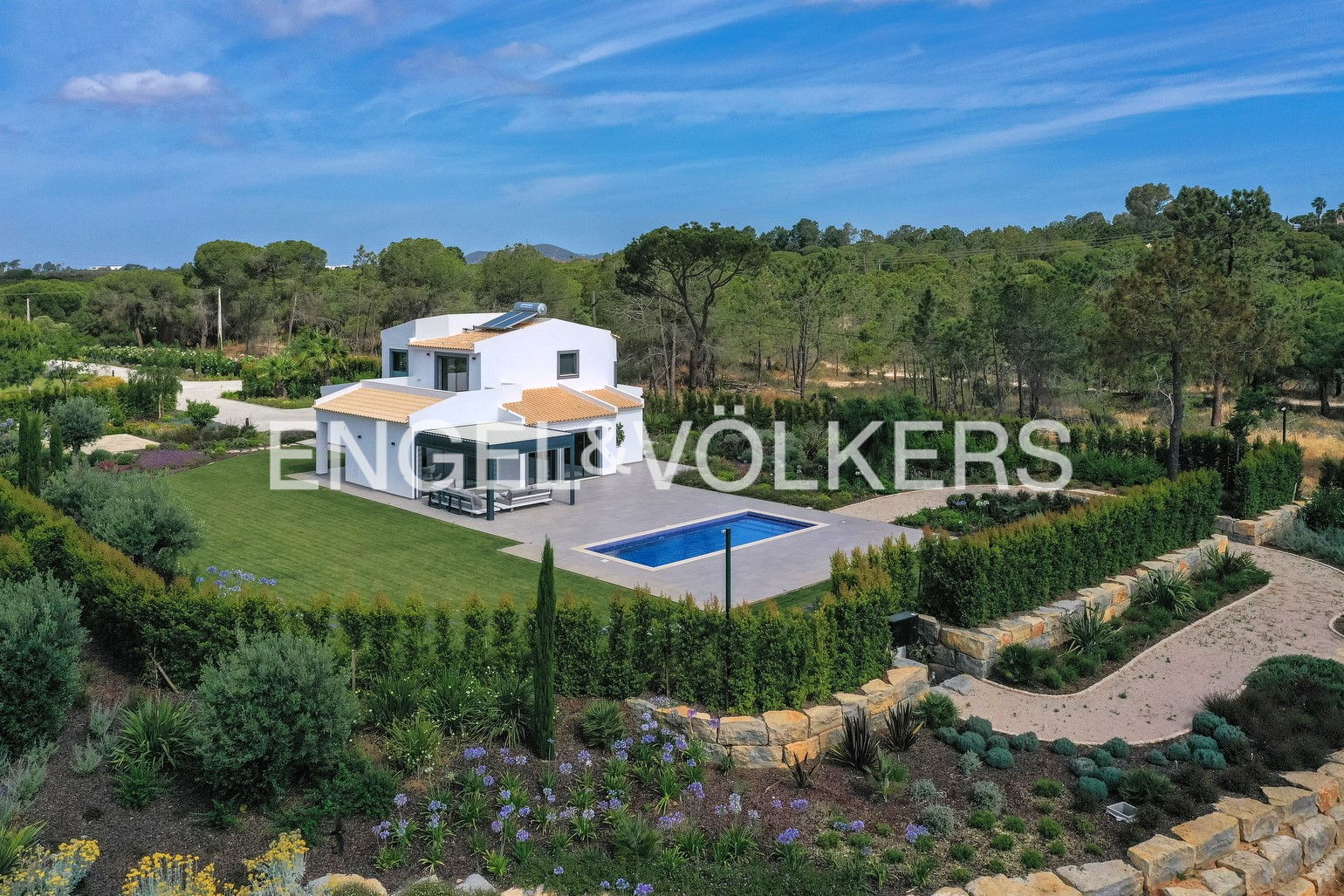 Modern 3 bedroom Villa with total privacy near Quinta do Lago