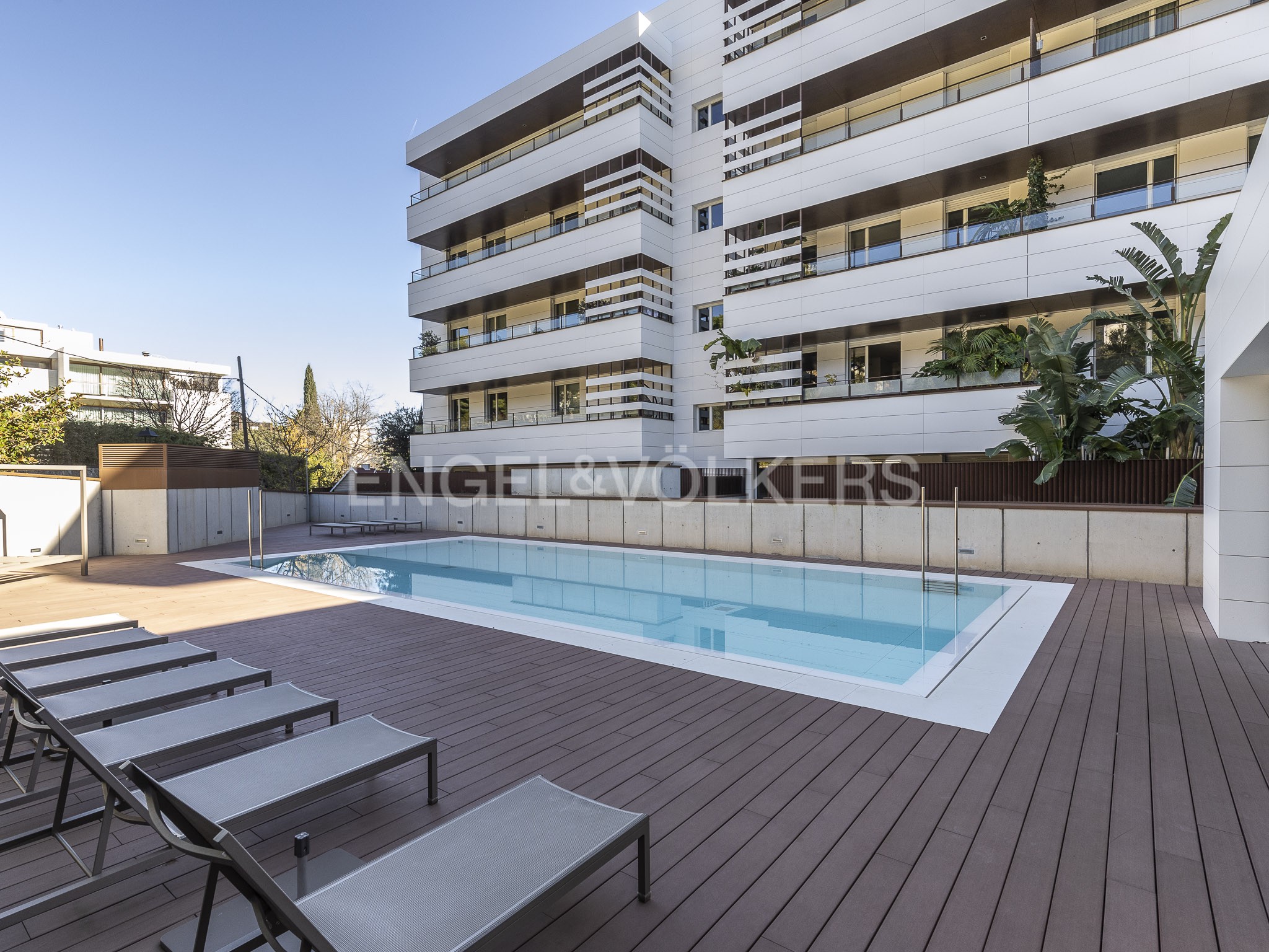 Wonderful condo in One Pedralbes with indoor & summer pool and Gym