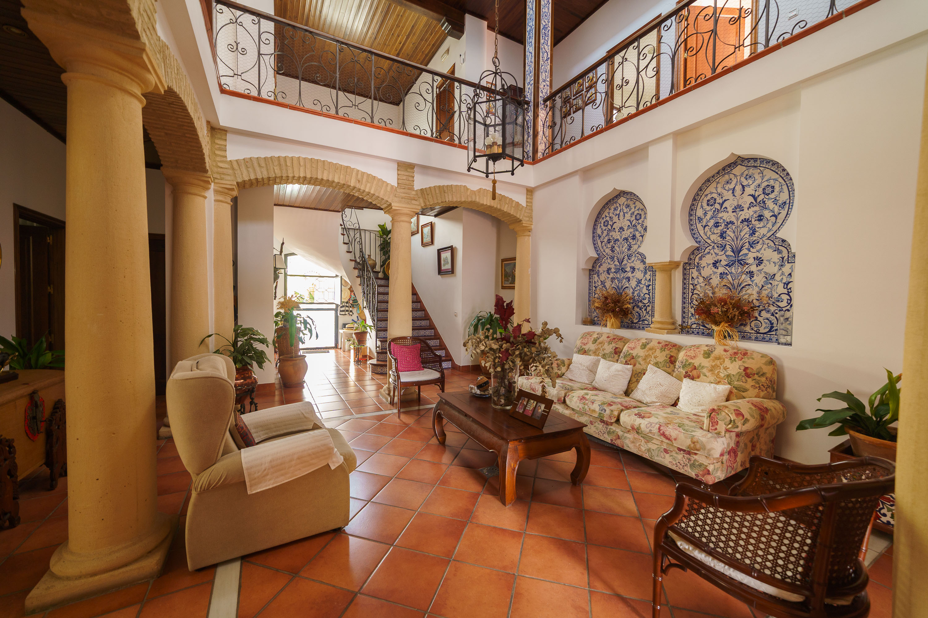 Magnificent home in Bornos with fantastic nature views in the Sierra de Cadiz area.
