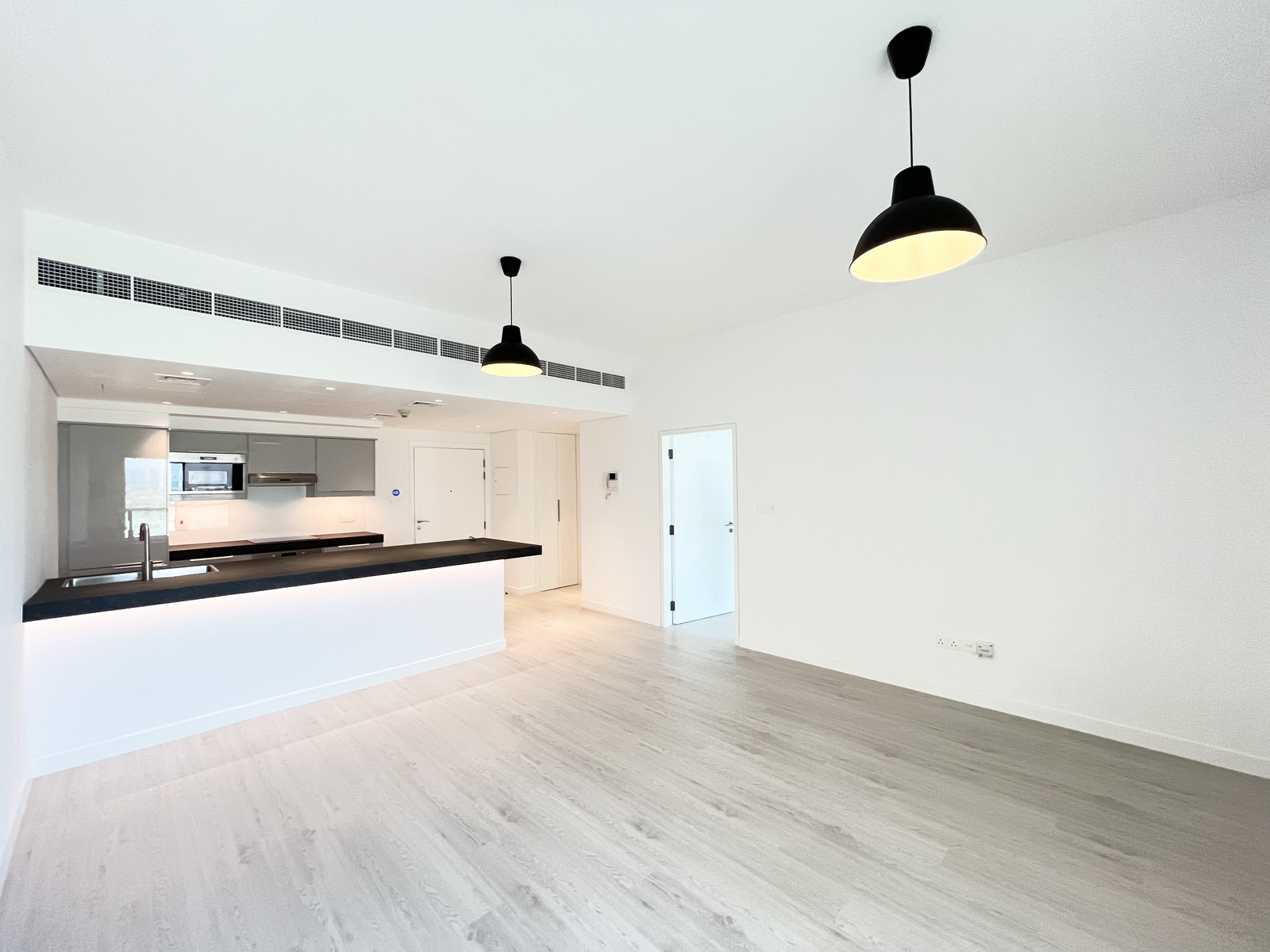 Unfurnished l Vacant l Fully Upgraded