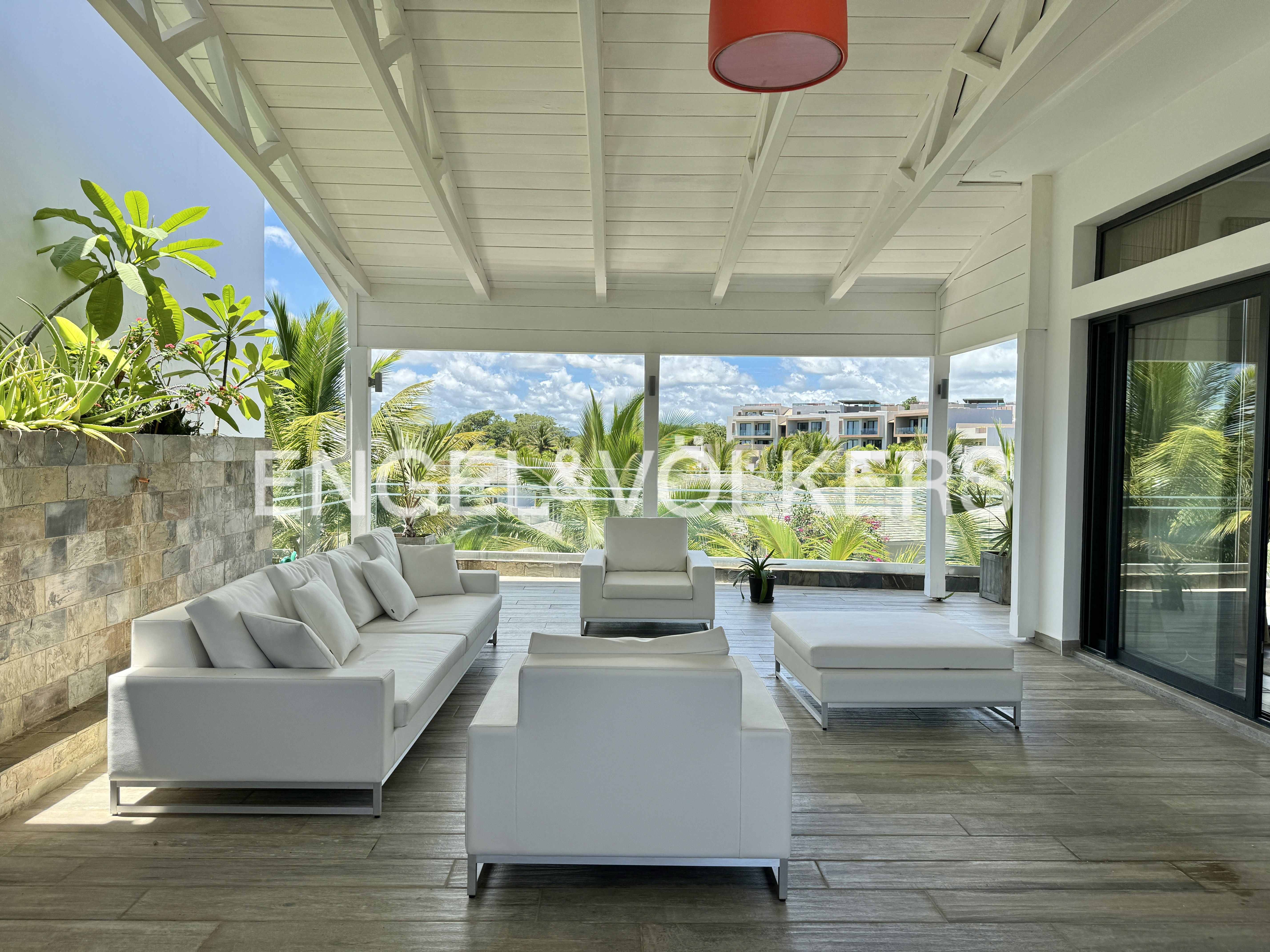 Magnificent 4-bedroom Penthouse, tastefully decorated and furnished with care.