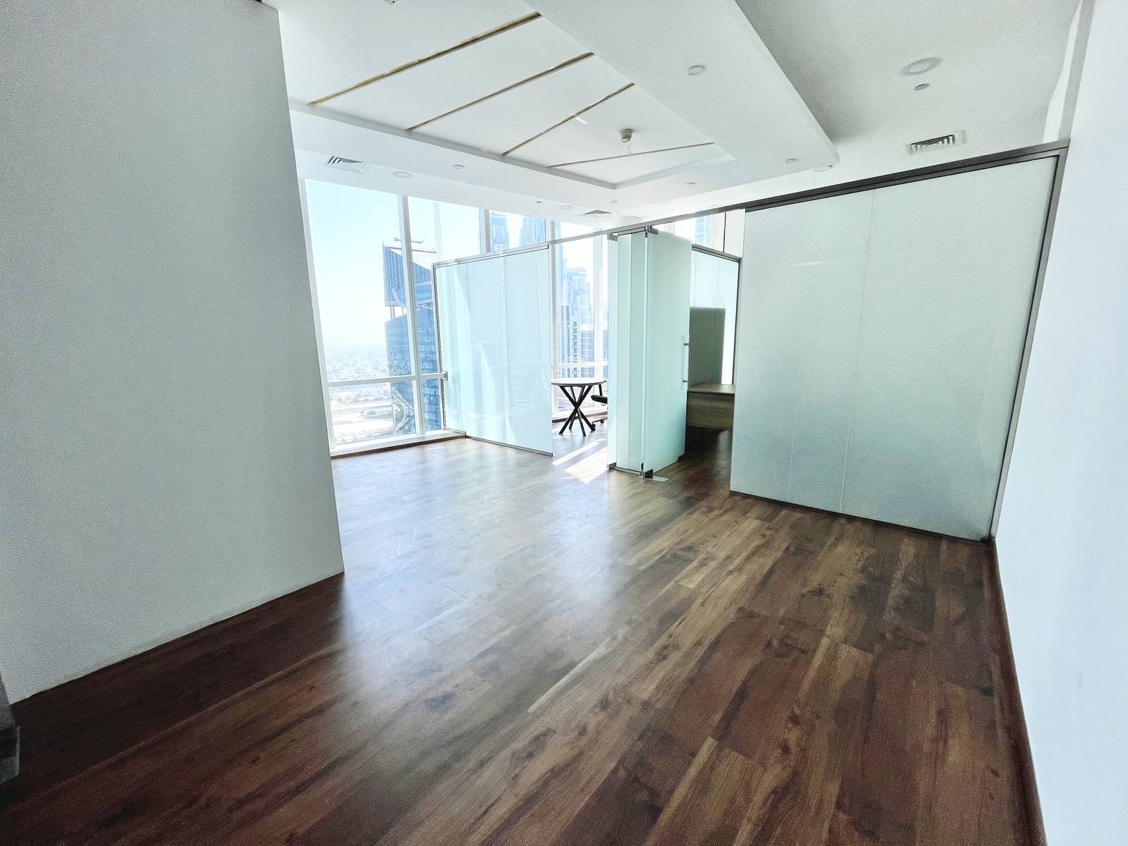 Metro Access| Furnished | Canal View | High Floor