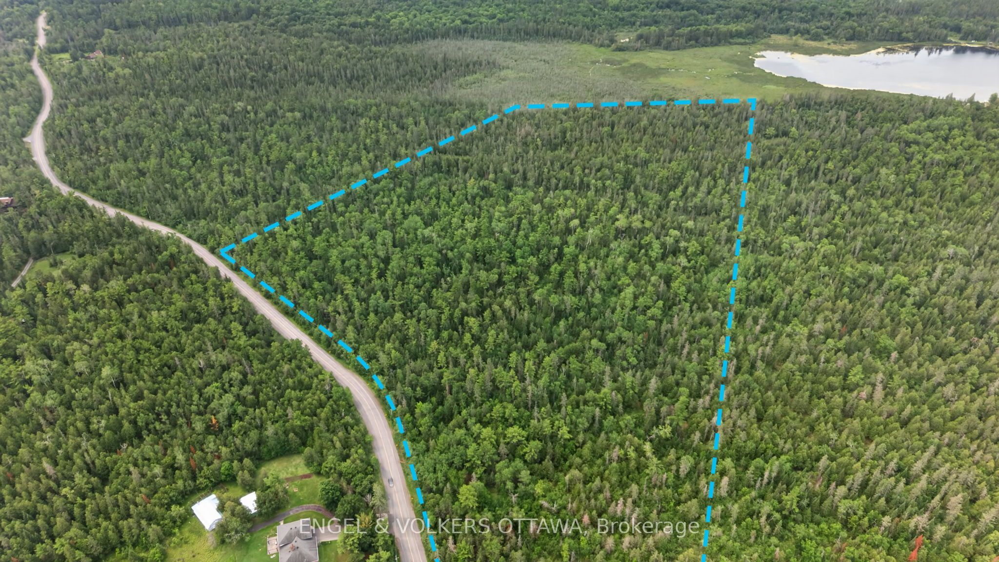 39.1-Acre Wooded Property 10 Minute Drive From The Kanata N