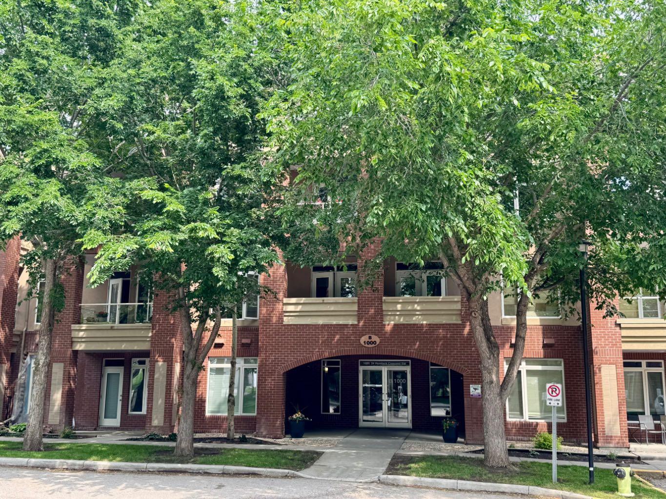Copperwood Single Level  Living Overlooking the Golf Course