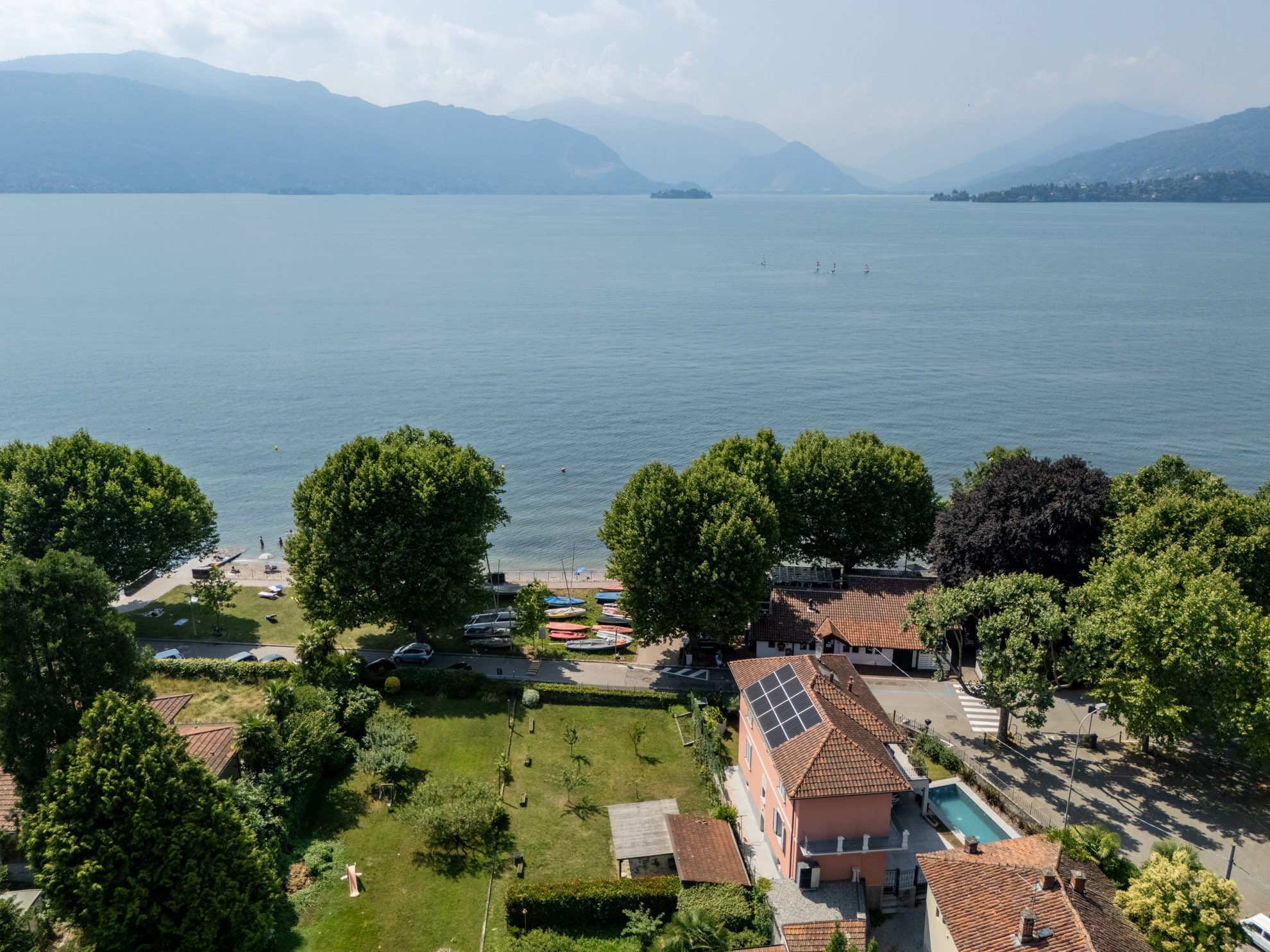 Cerro - Exclusive lakefront villa
