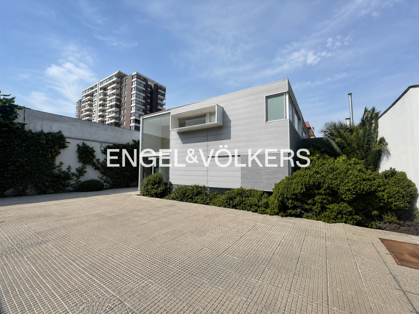 Local comercial 500 m2 construidos y 1000 m2 terreno