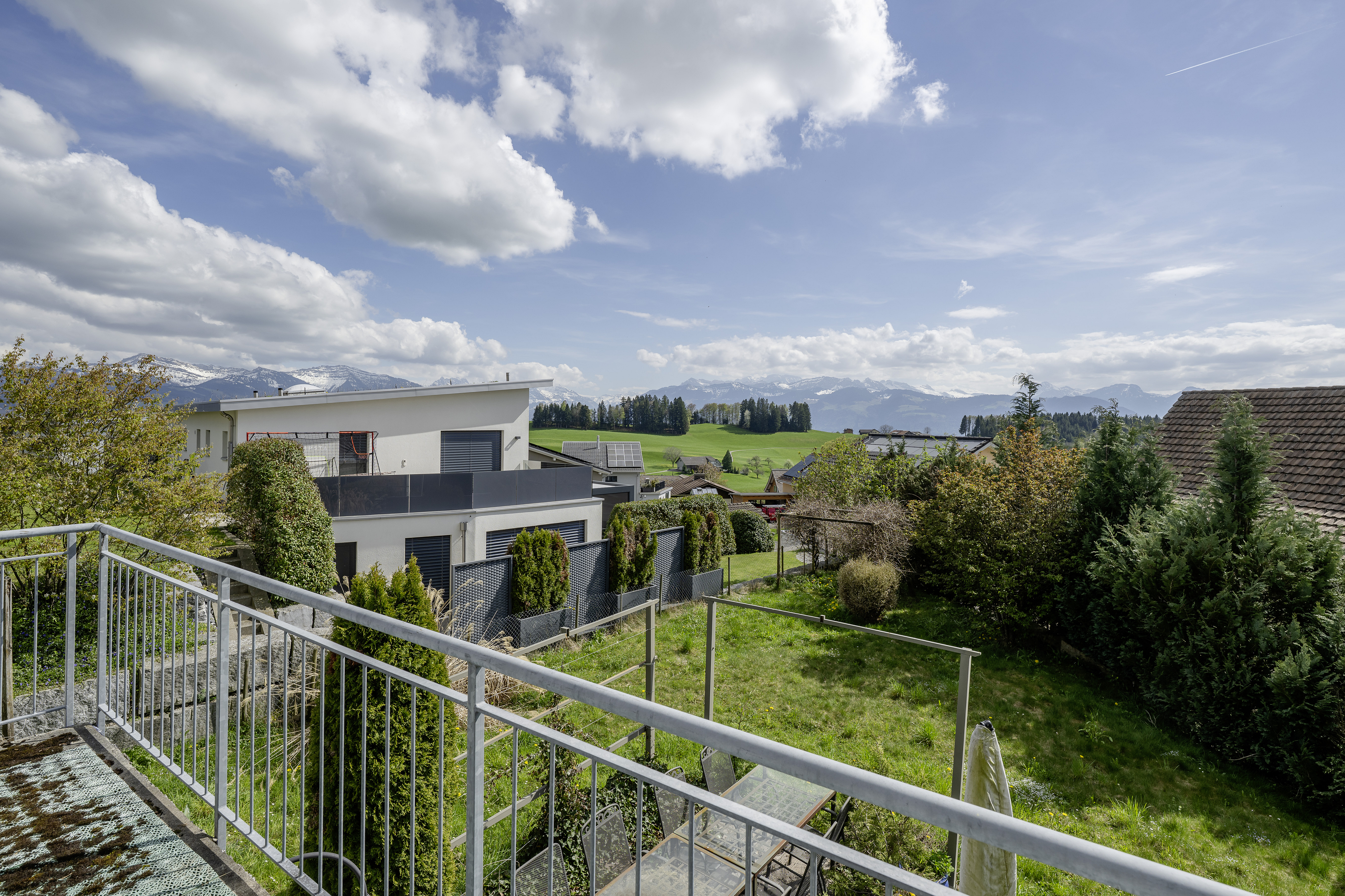 Sunny home with room for new ideas