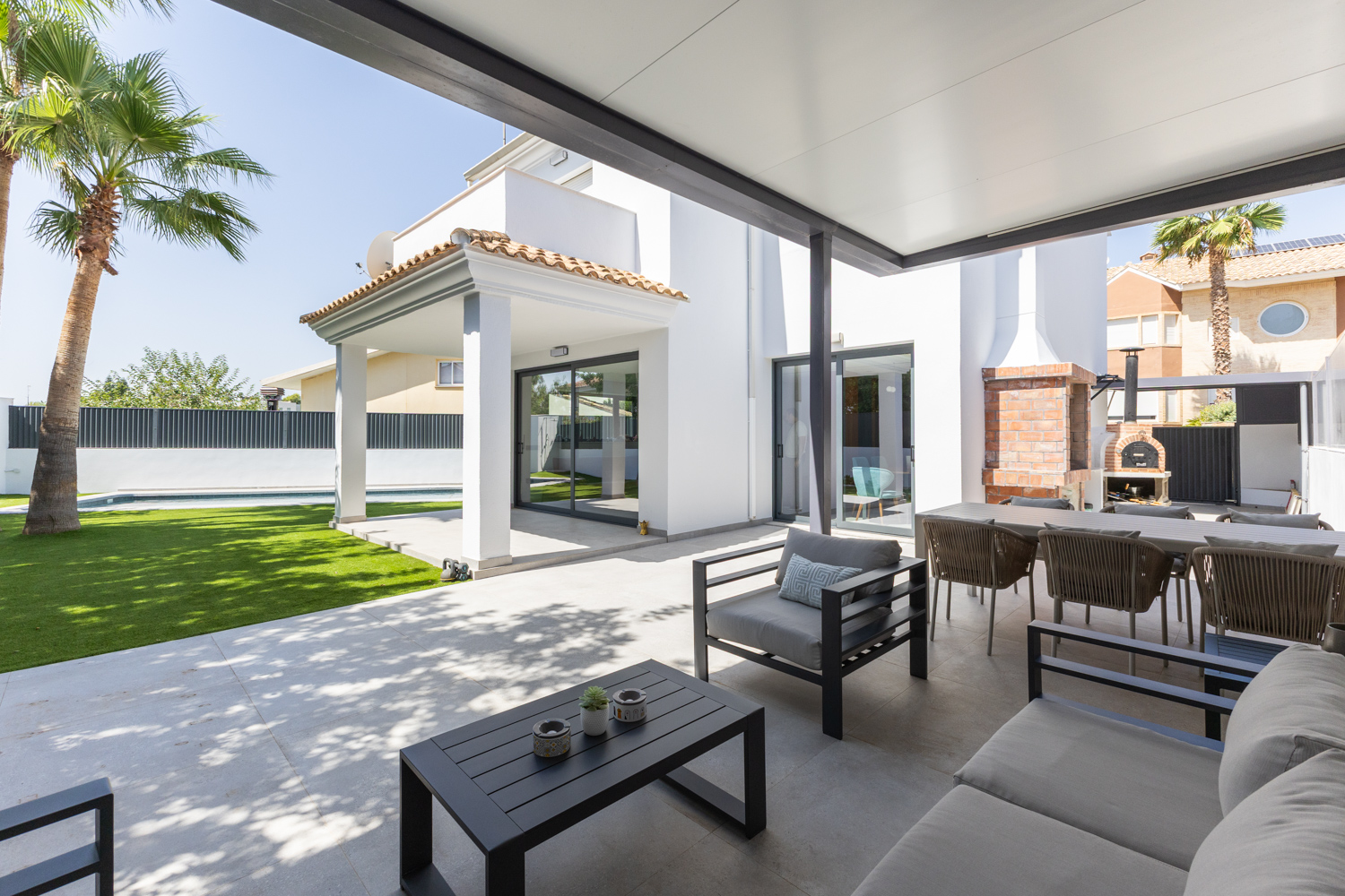 Exclusive renovated villa in the most peaceful area of Alfinach