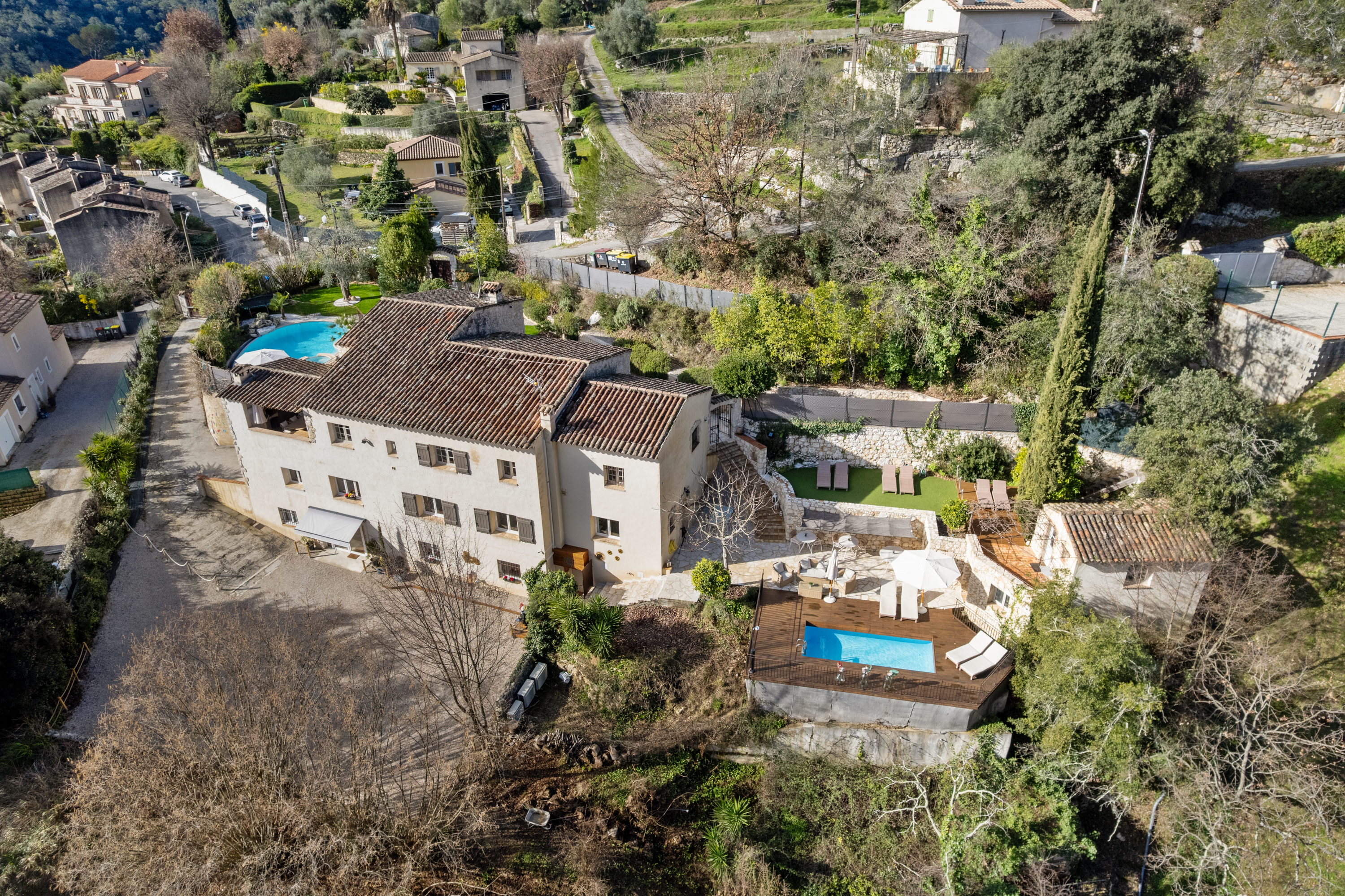 High-end stone guest house and residence