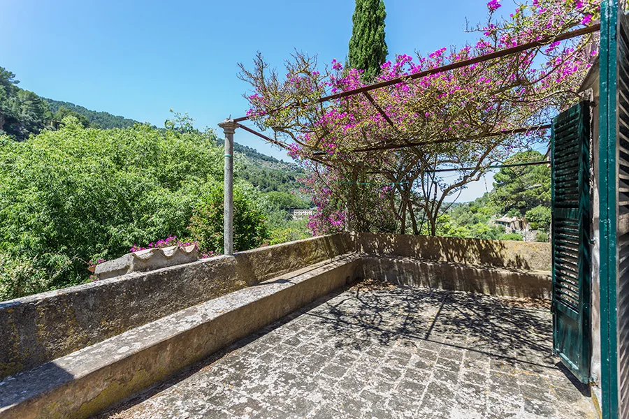 Traditional Deià-home with beautiful gardens