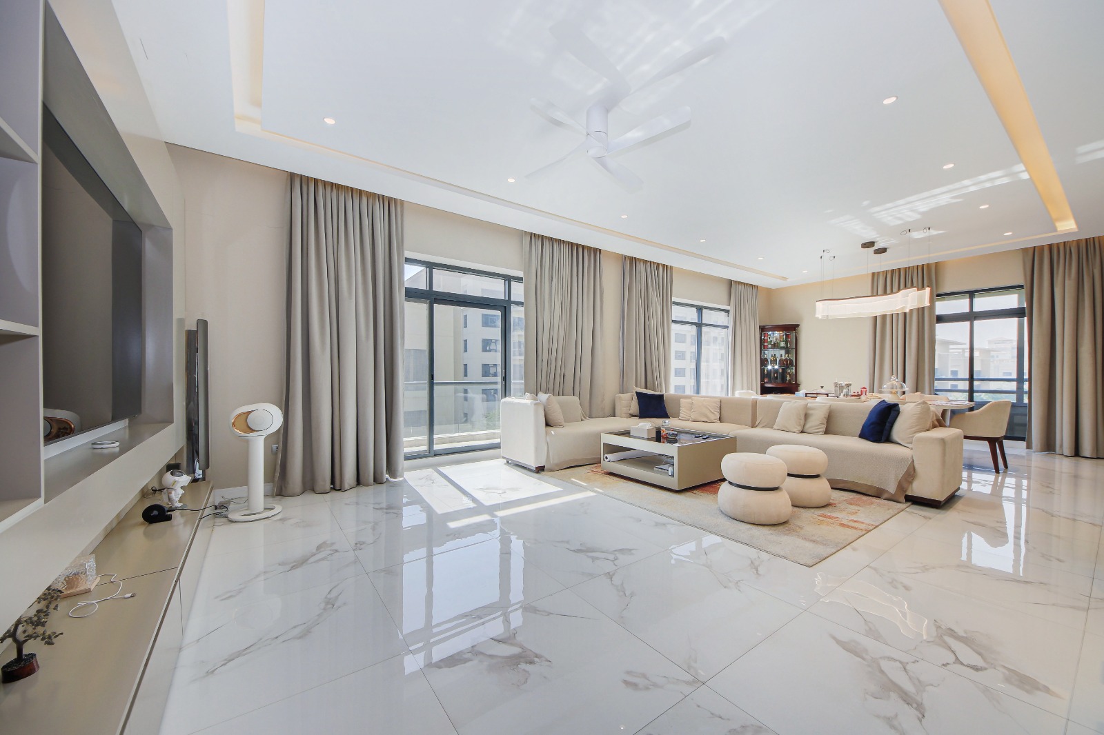 Fully furnished | Huge Layout | Chiller Free