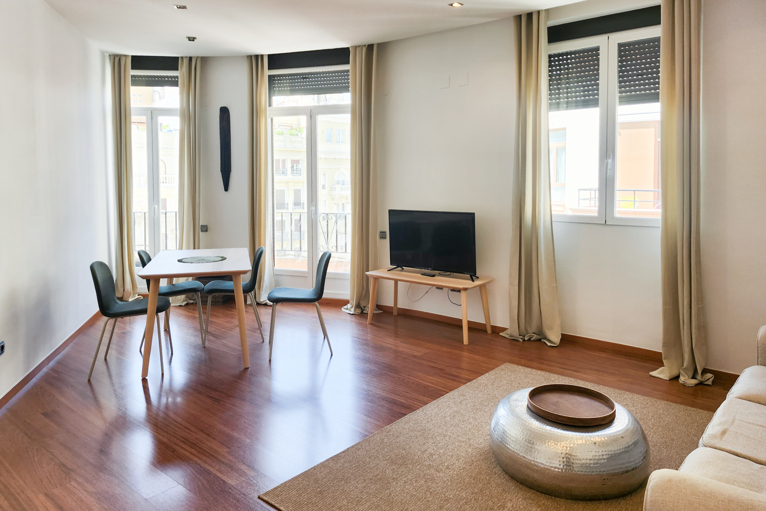 Exclusive three-bedroom, two-bath home opposite Plaza del Ayuntamiento