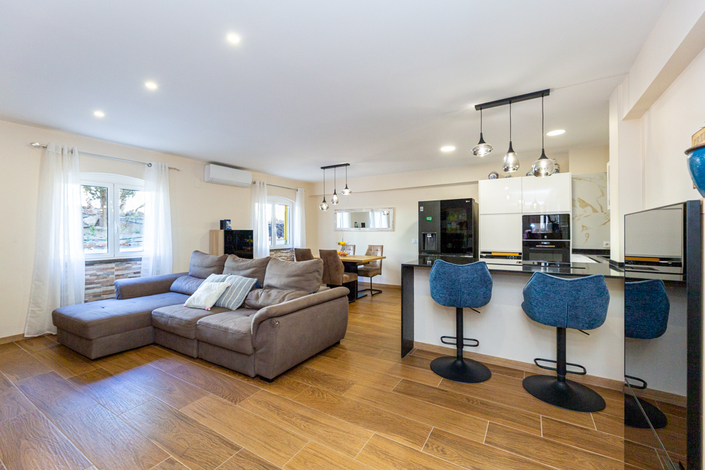 2-Bedroom Apartment with Pools in Tavira