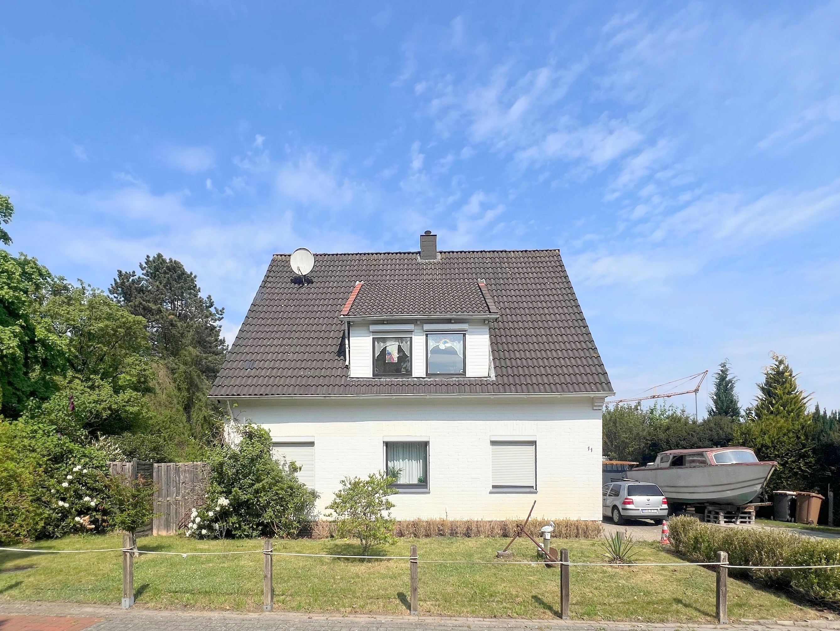 Solides Haus mit großem Erbpachtgrundstück