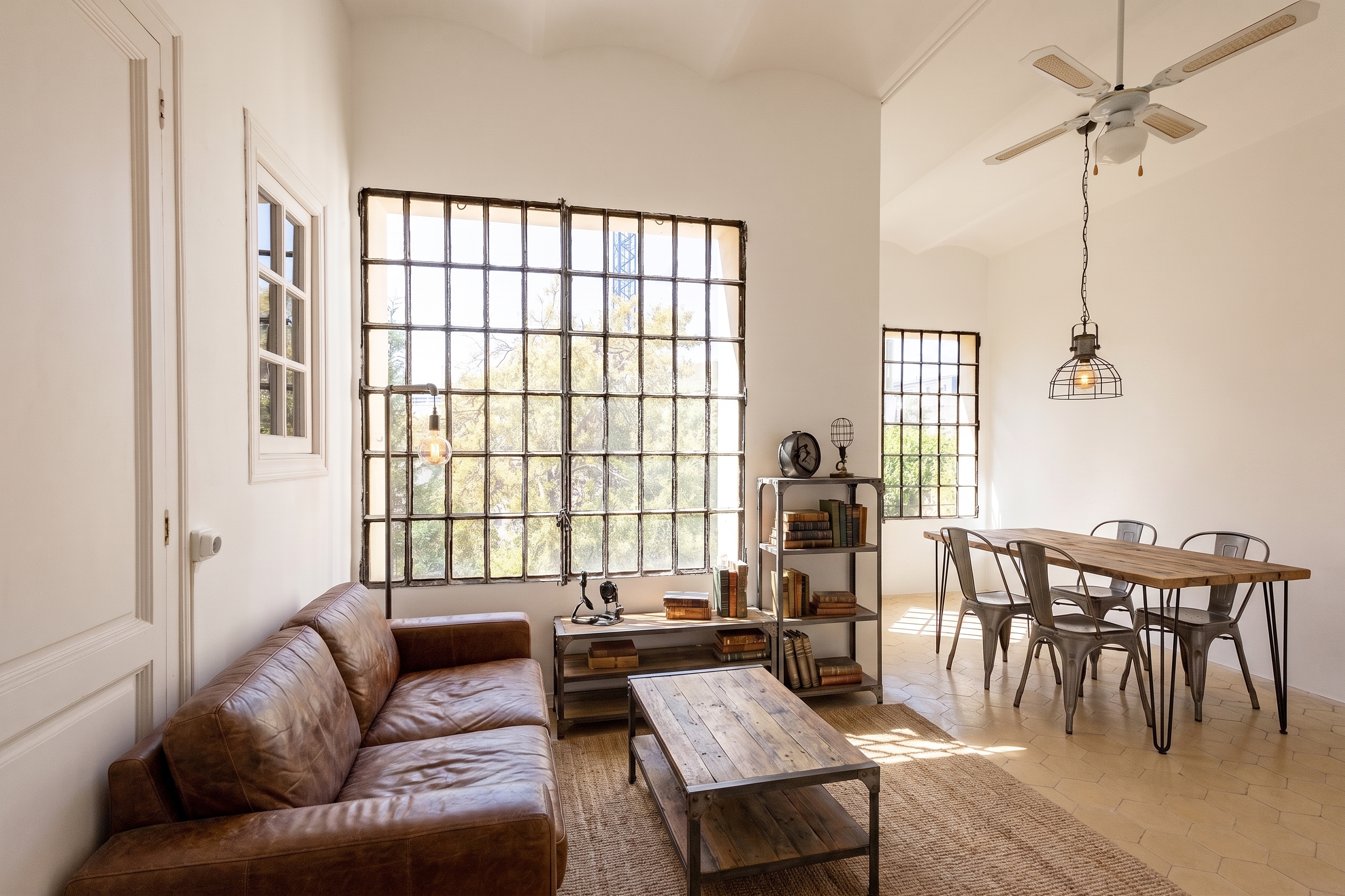 Bright apartment in Vallcarca near Gracia with garden views