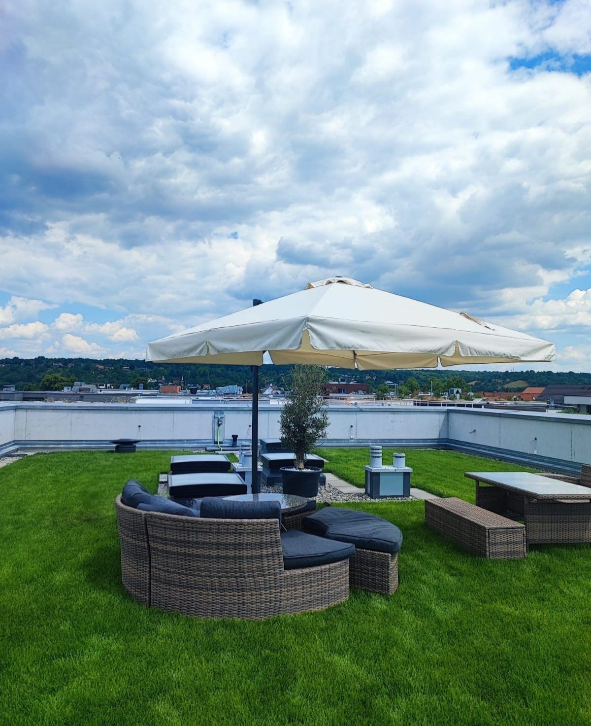 Barrierefreie Penthouse-Wohnung in Kirchheim mit einzigartigem Dachgarten