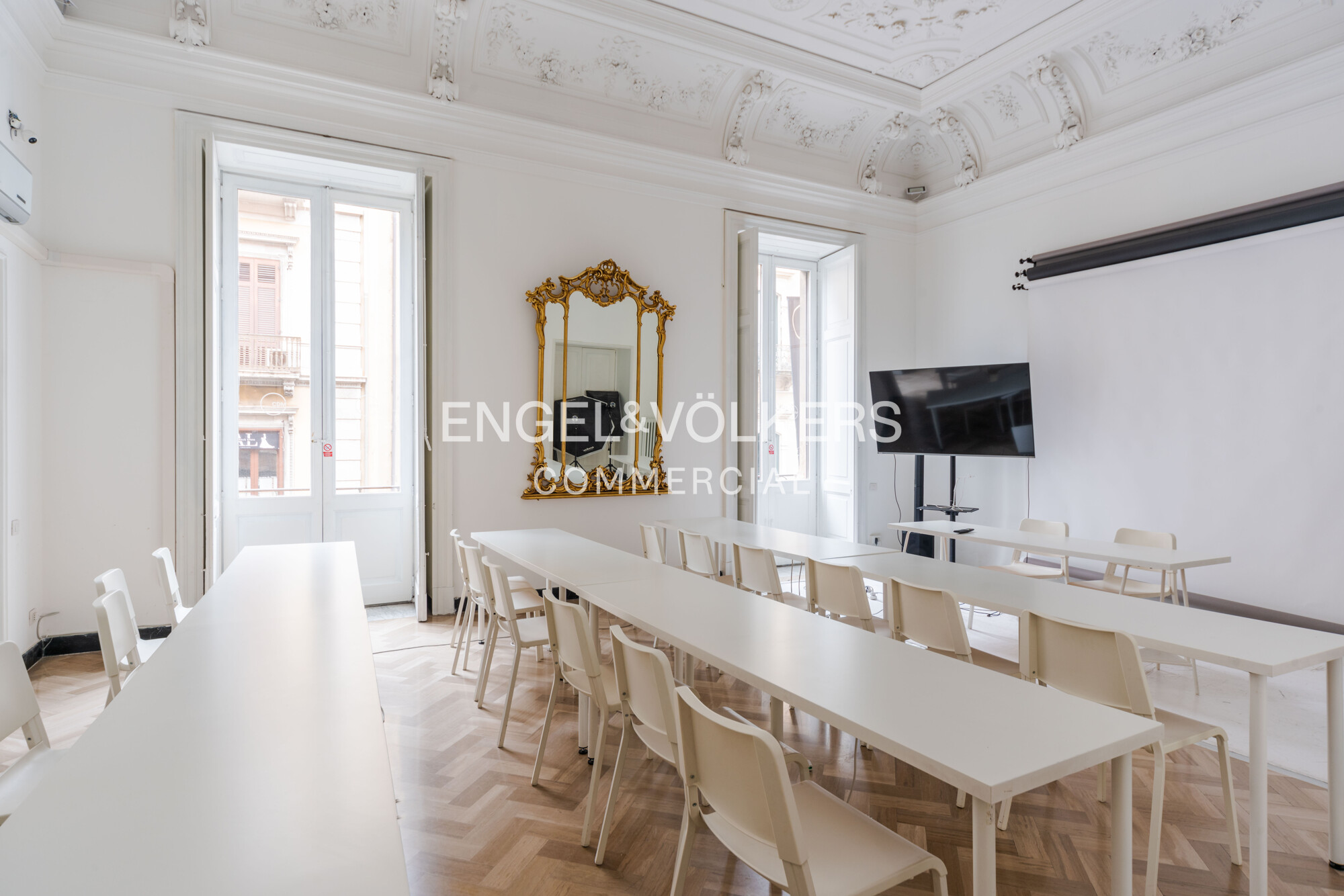 Prestigioso ufficio in palazzo d'epoca