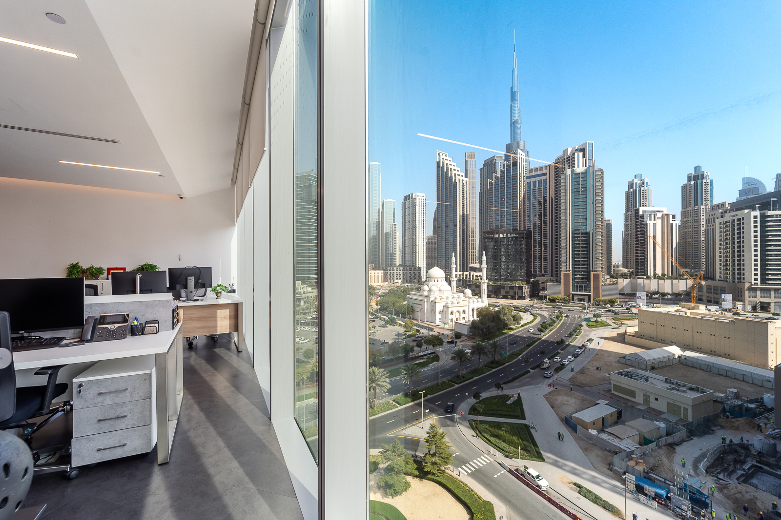 Skyline Outlook | Fully Furnished| Iconic Location