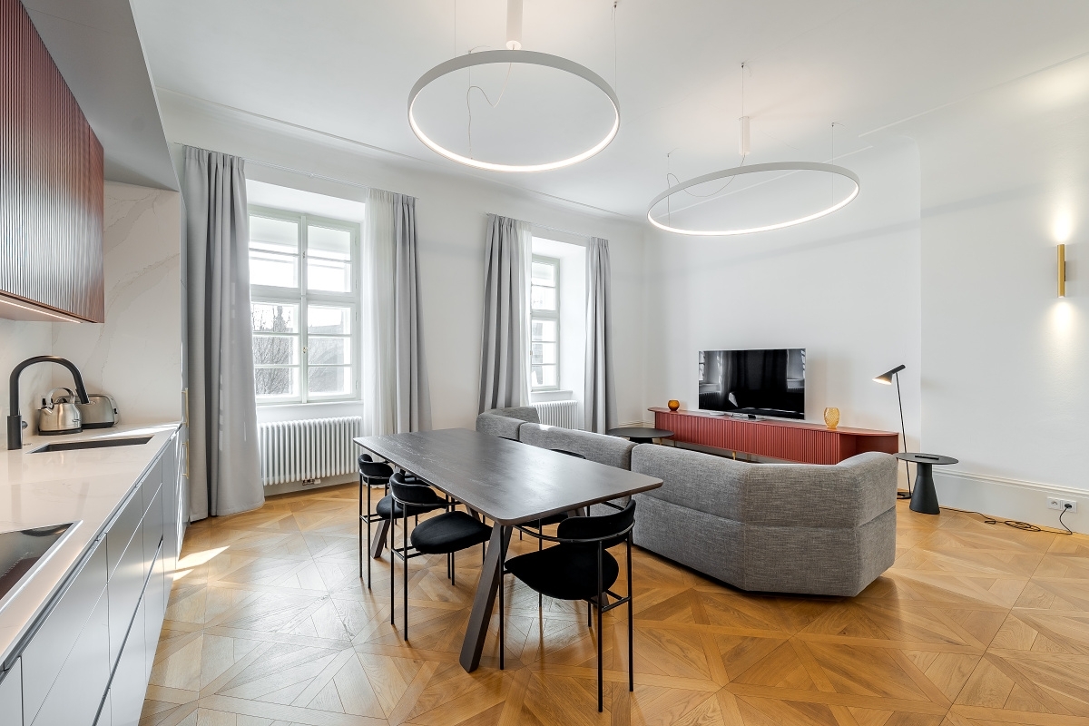 Rent a 2+kt apartment with views of Charles Bridge