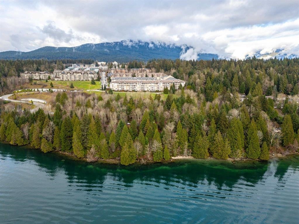 1-Bedroom Home Minutes From Deep Cove