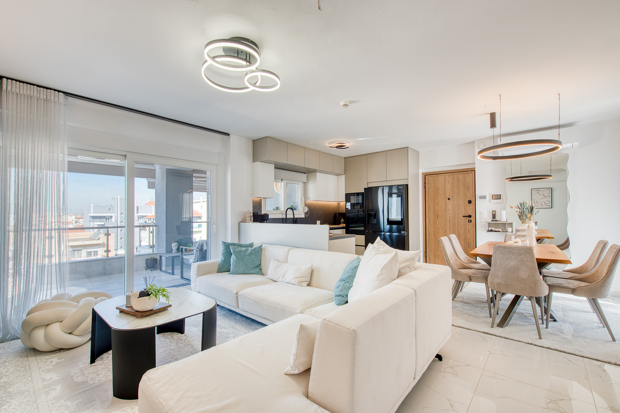 Luxury 4th–5th floor duplex with a view in Efkarpia