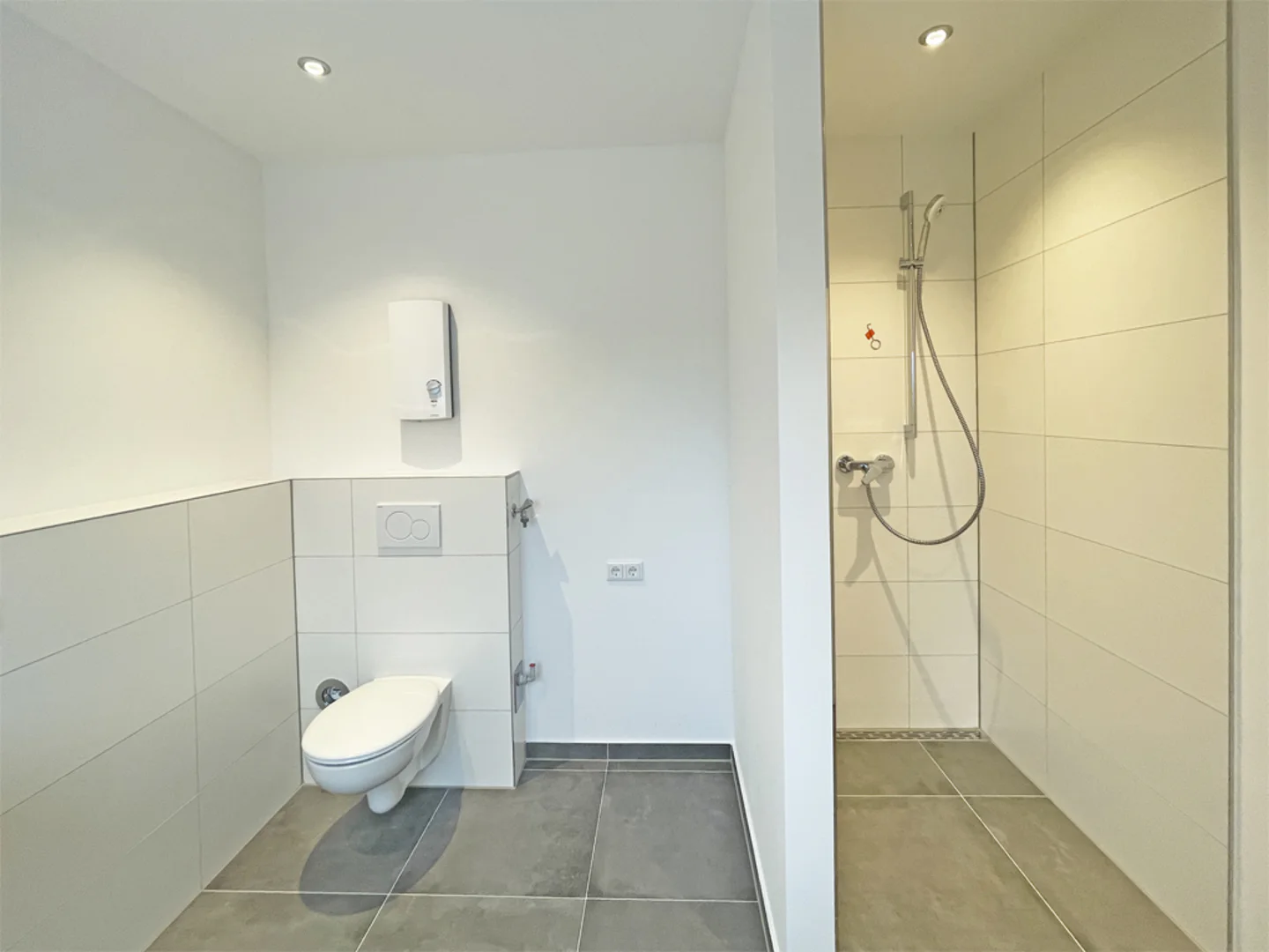 Top-moderne 3- Zimmer Wohnung in zentraler Lage - Photo 3
