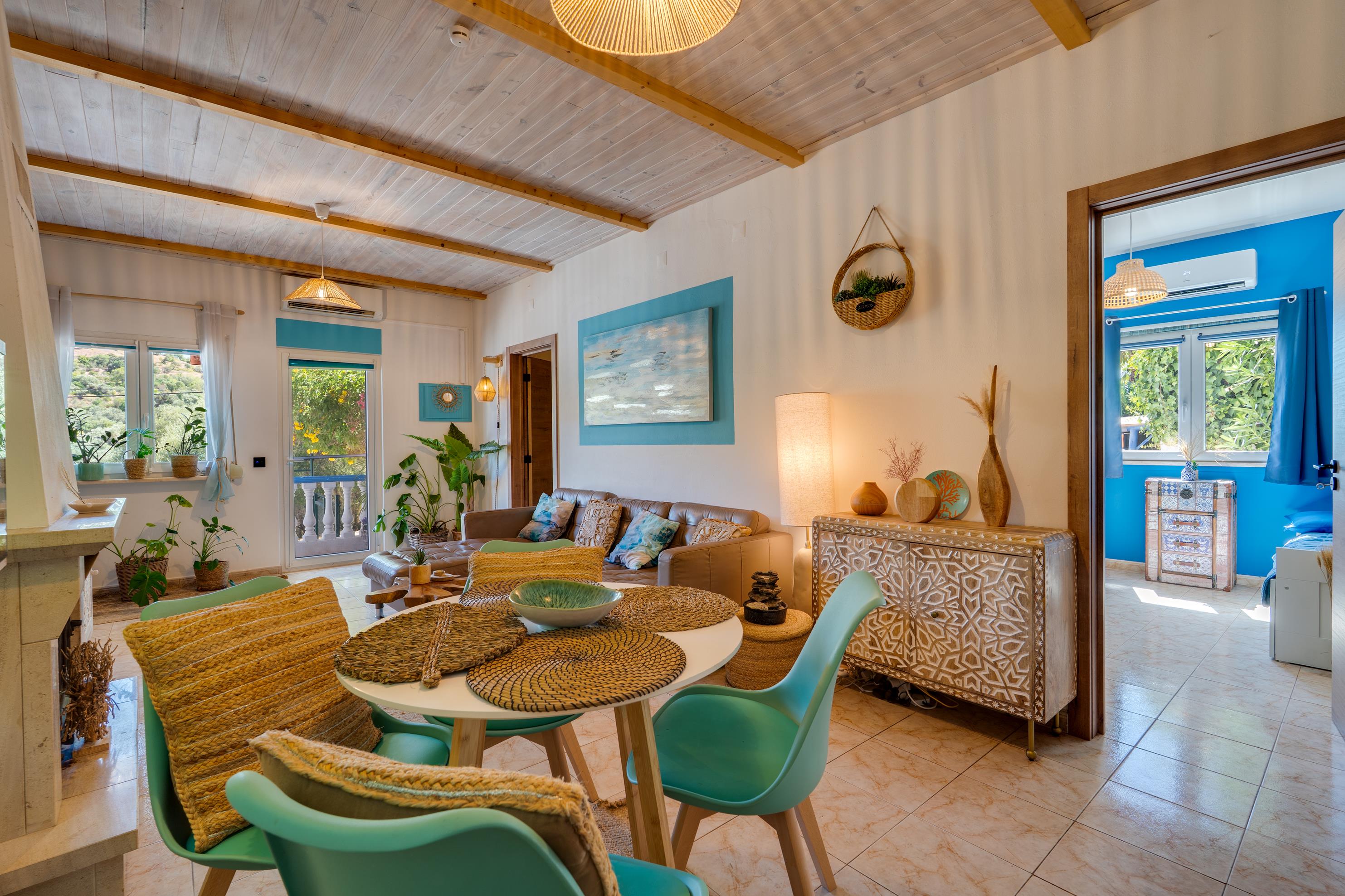 Exclusive Country House with Guest Apartment & Pool
