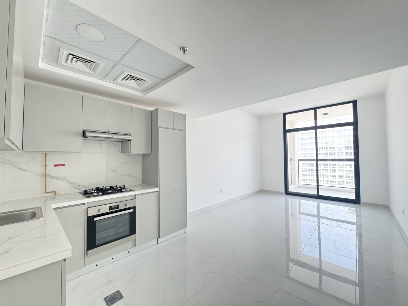 Maids Room | High Floor | Fitted Kitchen