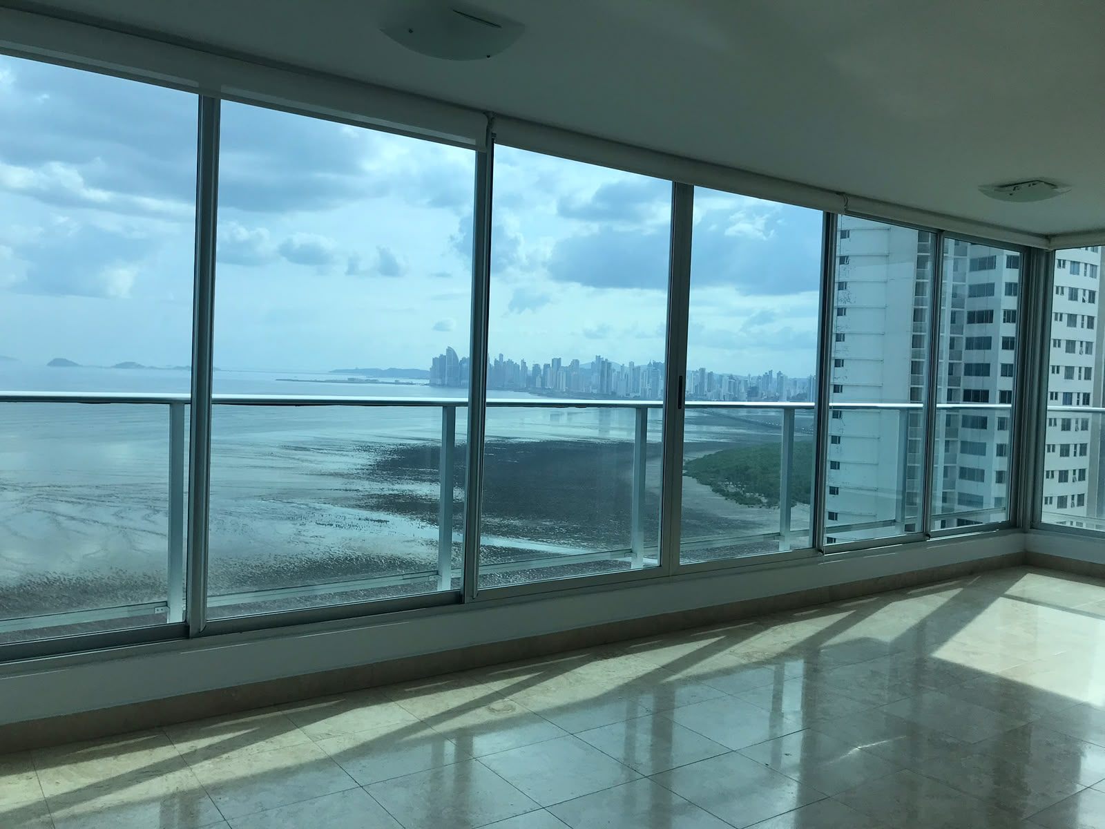 Oceanfront Apartment for Sale – PH Murano, Costa del Este