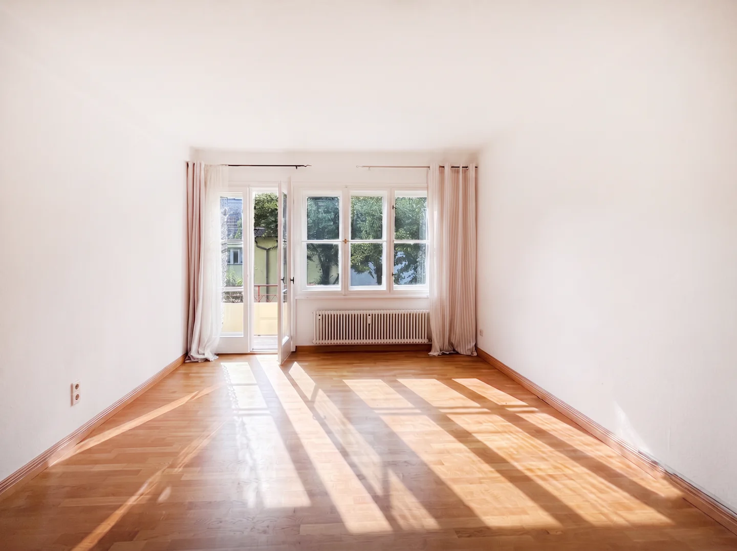Helle 3-Zimmer-Wohnung mit West-Balkon und Dachterrassenzugang in Schmargendorf - Photo 2