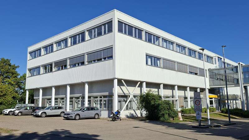 Teilbare Büroetage im Büropark Ahlten an der BAB A7