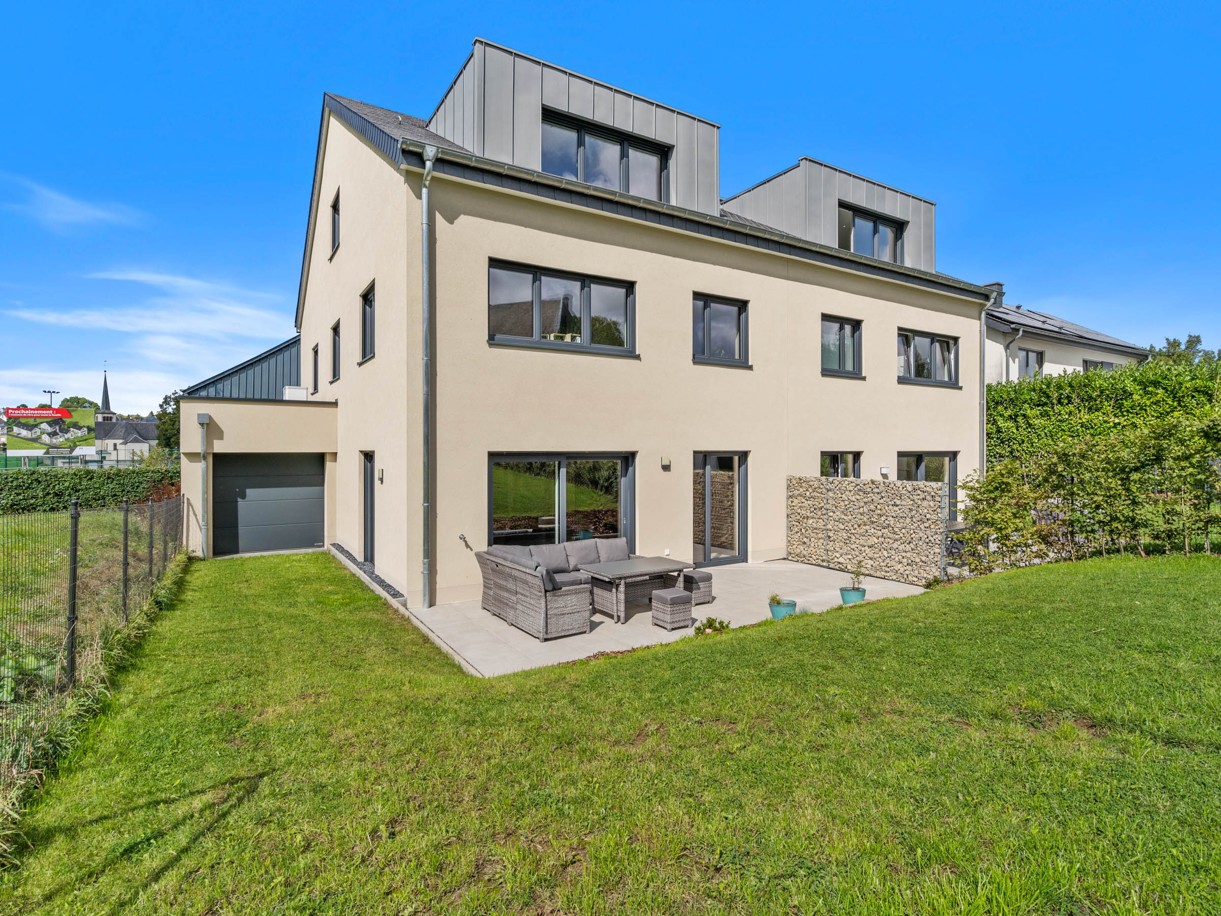 Spacious recent house in a peaceful and authentic setting