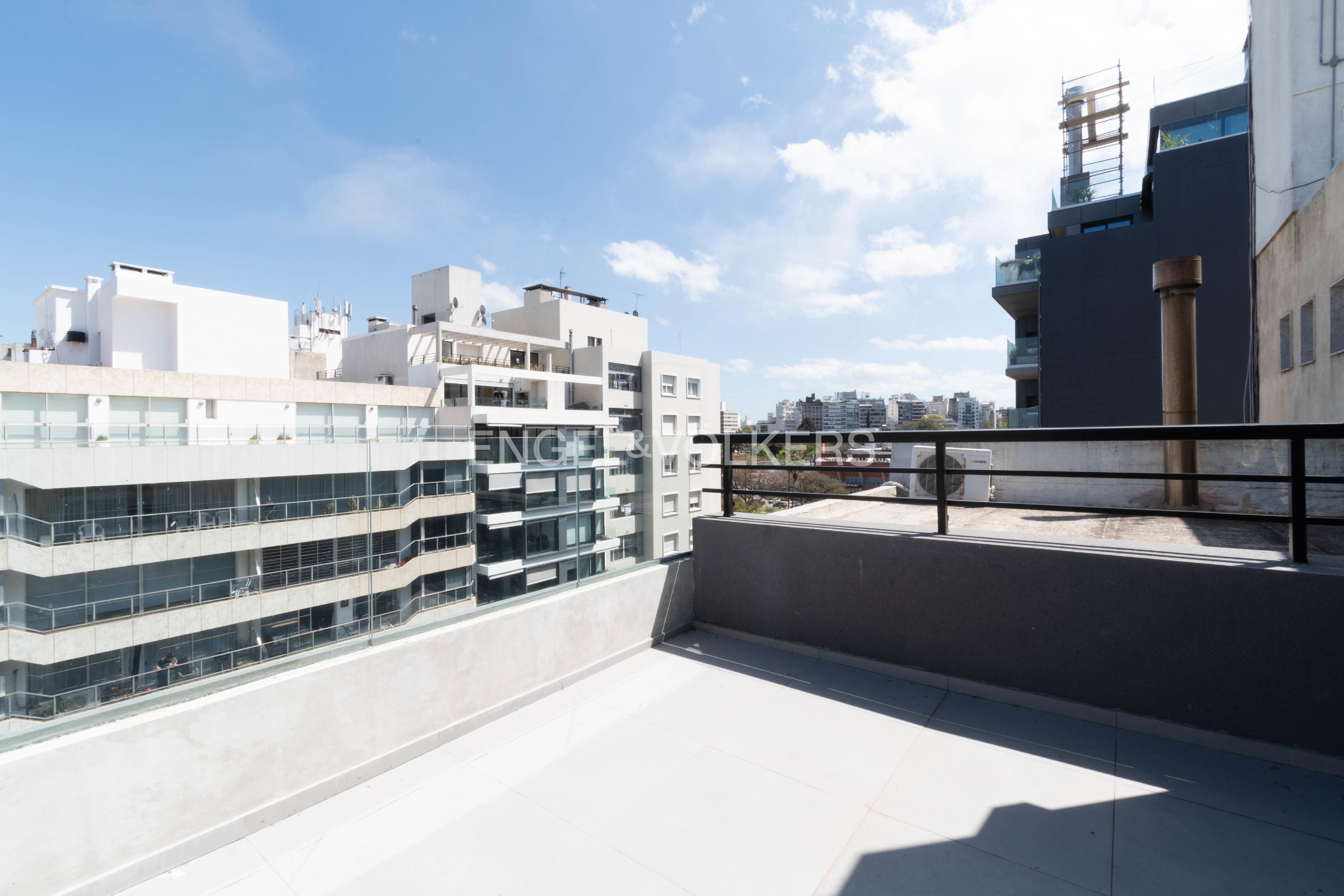 Penthouse for sale: 1-bedroom with double garage, brand new in Punta Carretas, with incredible views