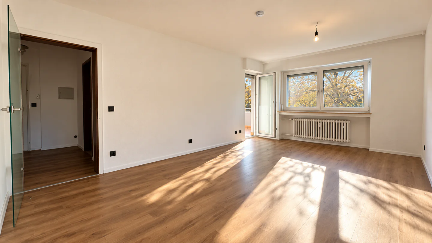 Zentral. Renoviert. Sonnig. – Charmante 2-Zimmer-Wohnung - Foto 2