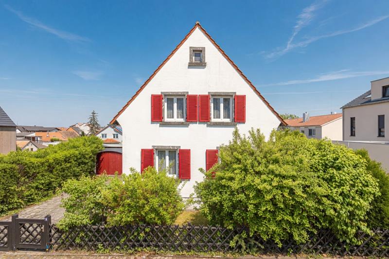 Charmantes EFH unterhalb der Wachtenburg in beliebter Lage!