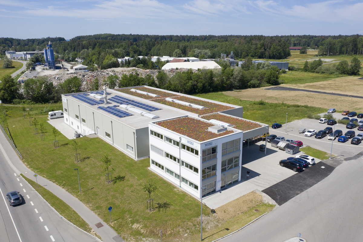 Moderne Gewerbehalle