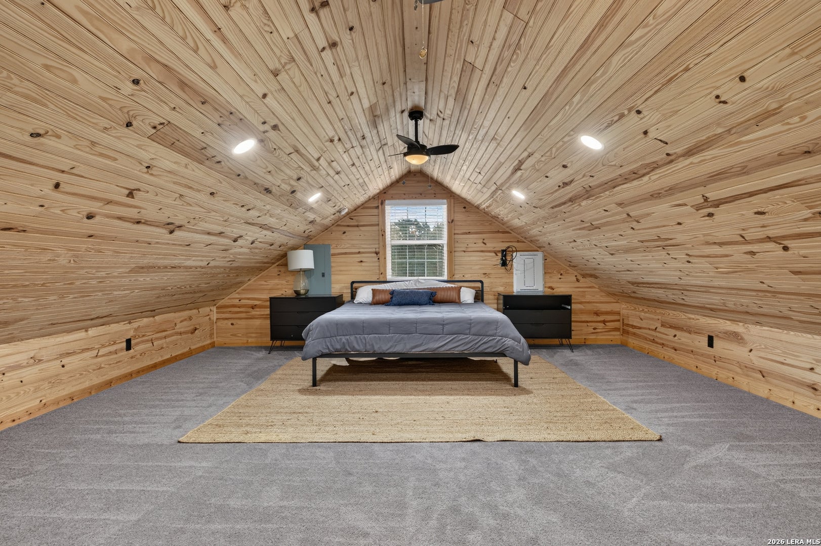Beautifully Crafted Hill Country Cottage