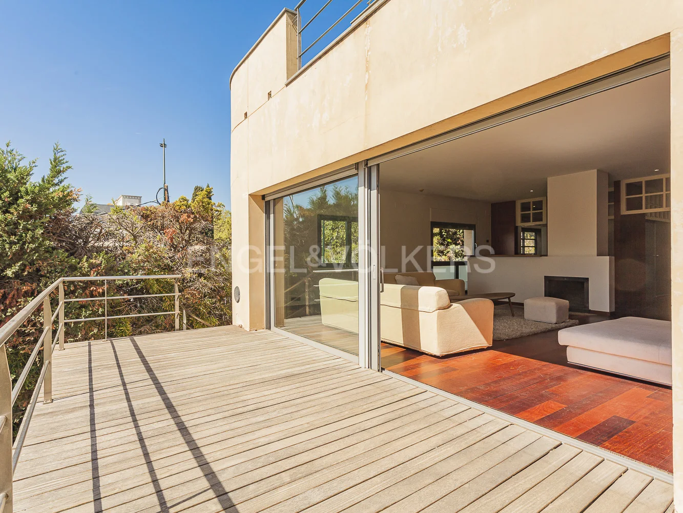 House with swimming pool in Pedralbes