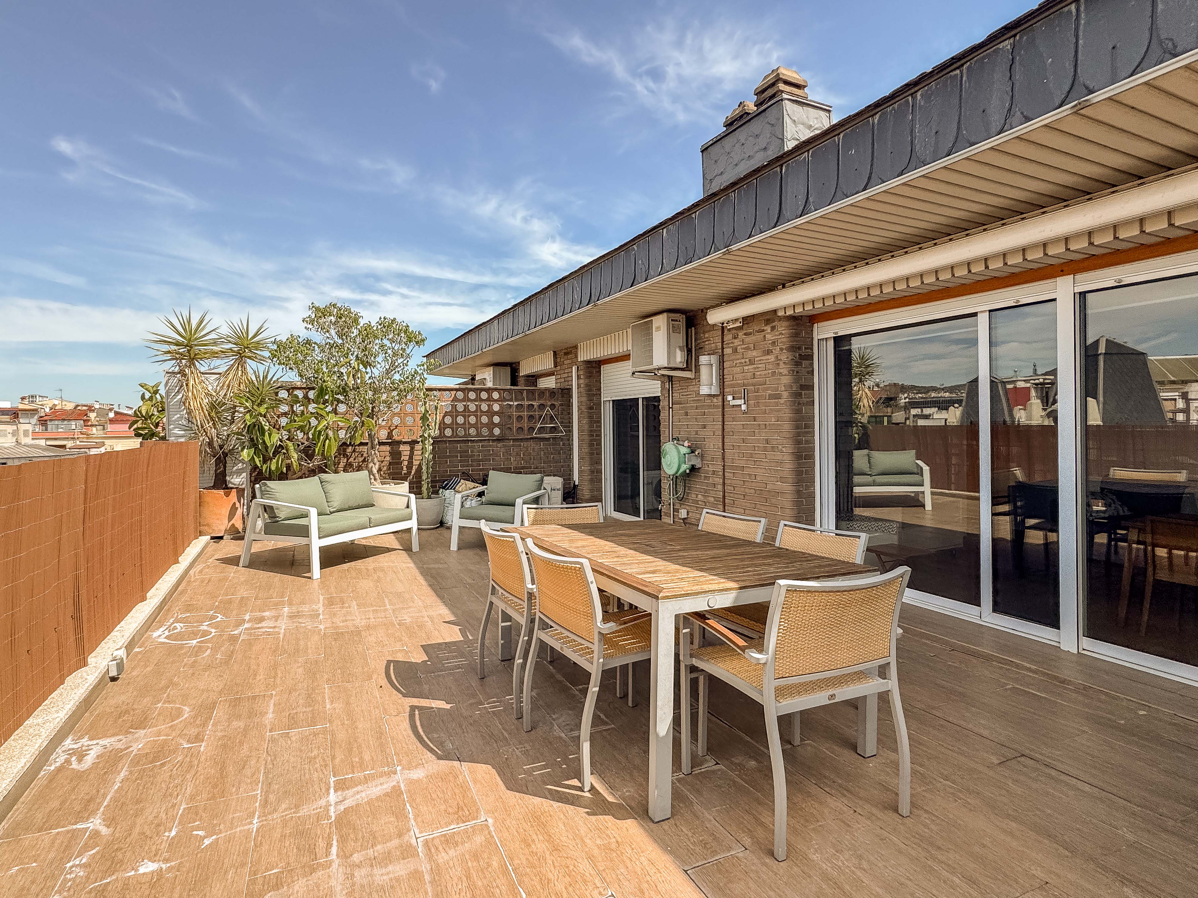 Magnificent furnished penthouse with terrace