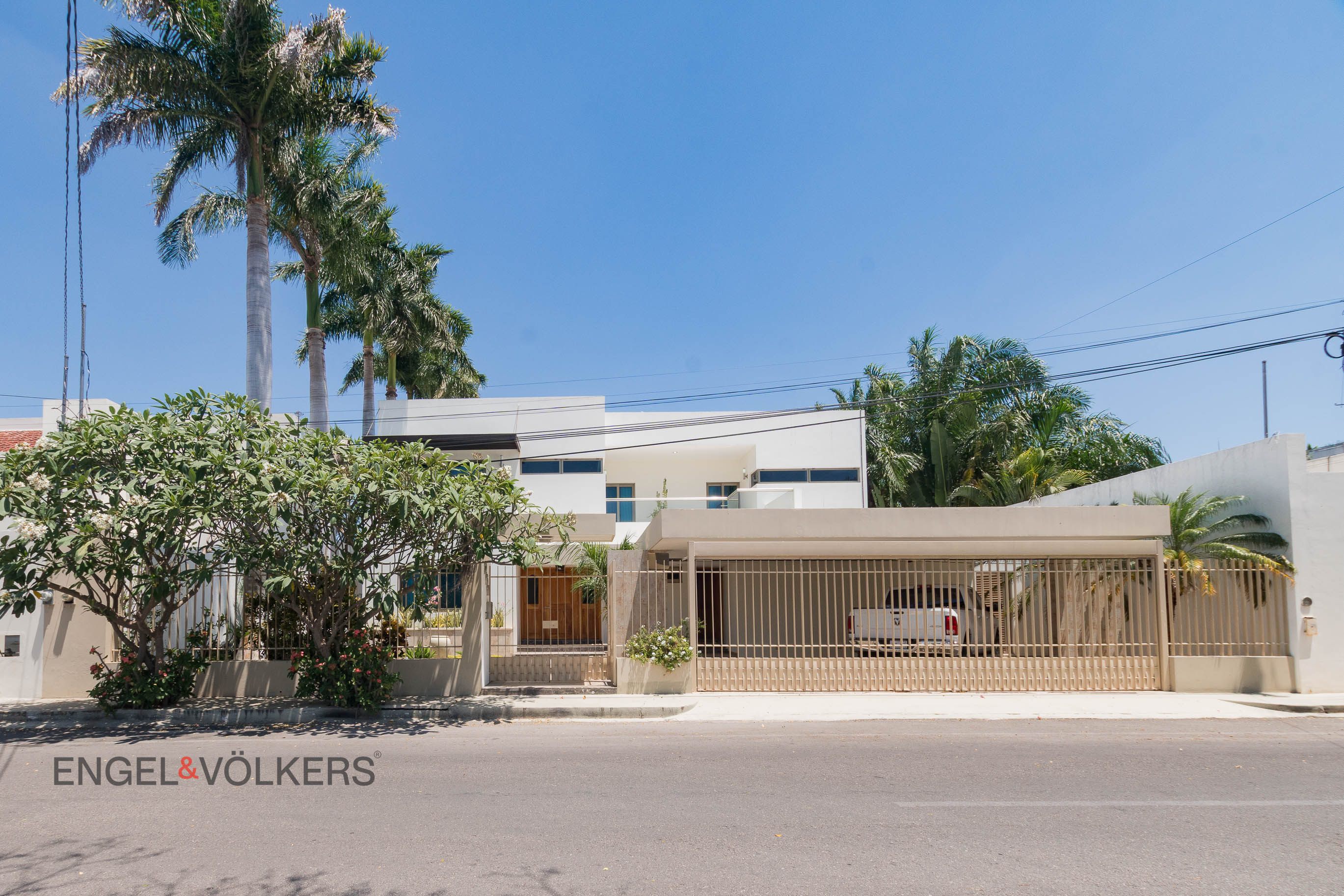 Casa Cumbres | Luxury Residence in a Prime Location
