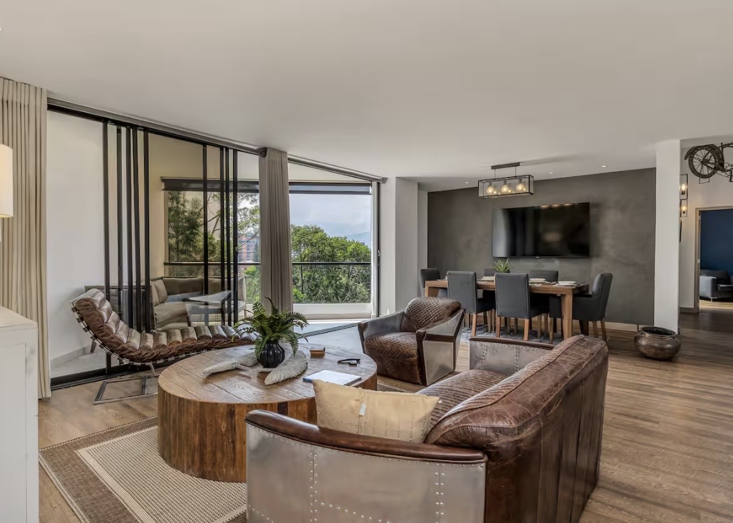 Penthouse amoblado con balcones para venta en El Poblado